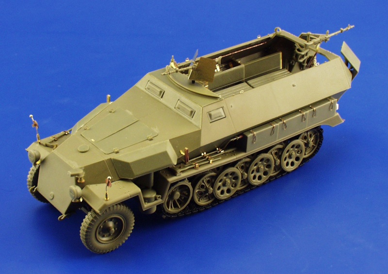 Sd.Kfz.251/1 Ausf.C 1/35 - Eduard Store