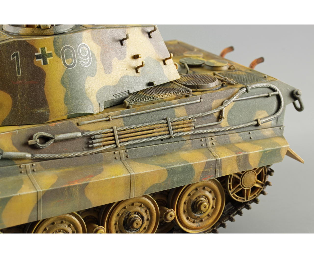 Pz.Kpfw. VI Ausf. B Tiger II 1/35 - Eduard Store